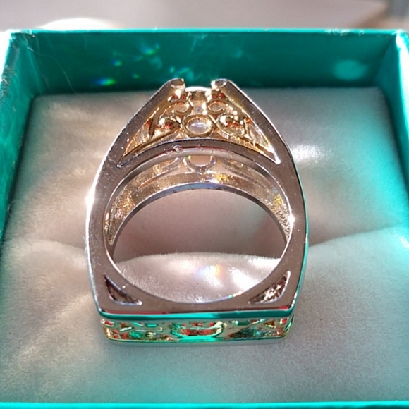 NWOT 18K GOLD FILLED WHITE TOPAZ RING SIZE 7 - Picture 5 of 8